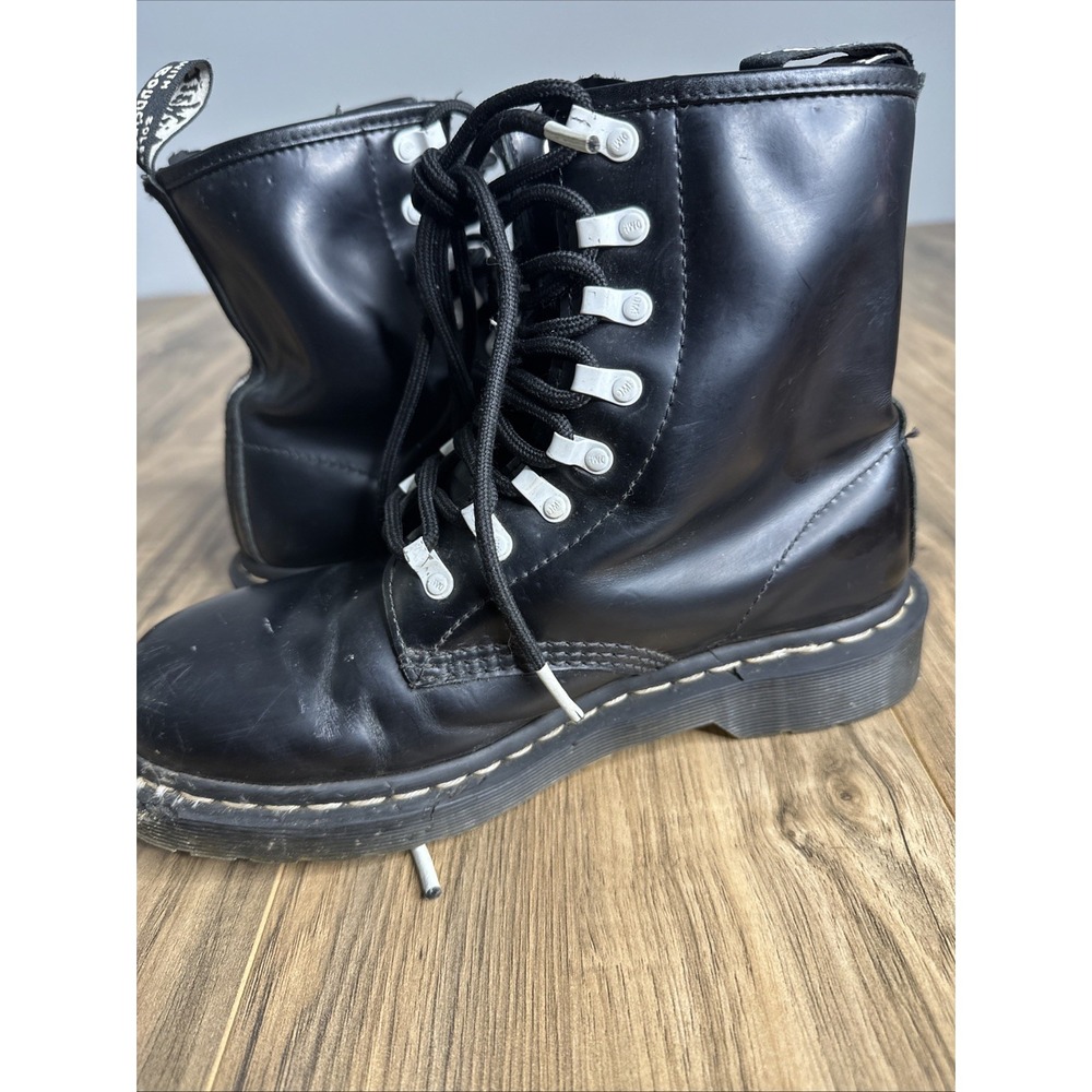 Doc‎ Martens Women's Black Leather Boots Size 6M With White Lace Hooks - Picture 12 of 15